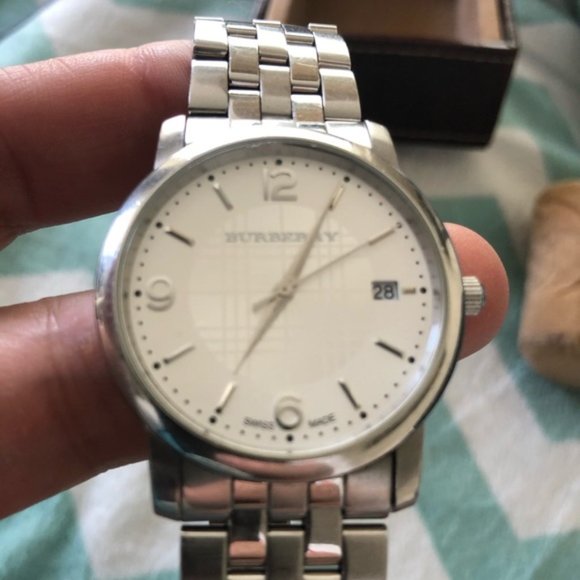 Authentic Burberry watch - Picture 2 of 8